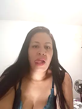 Snapshot of LeilaTaylor chatting on October 28, 1:36 pm LeilaTaylor online show from October 28, 1:36 pm