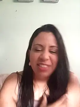 Snapshot of LeilaTaylor chatting on November 15, 1:29 pm LeilaTaylor online show from November 15, 1:29 pm