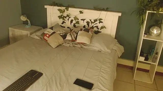 Snapshot of Samantha__Benet chatting on November 25, 8:09 pm Samantha Benet online show from November 25, 8:09 pm