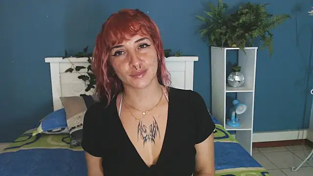 Snapshot of Samantha__Benet chatting on April 28, 9:20 pm Samantha Benet online show from April 28, 9:20 pm