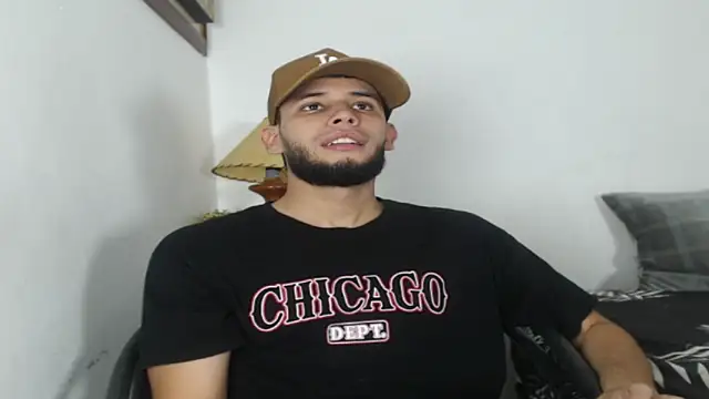 Snapshot of Maxcole_07 chatting on November 6, 12:22 am Maxcole 07 online show from November 6, 12:22 am