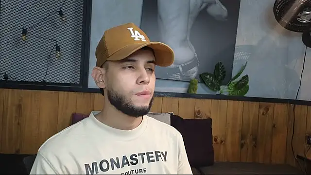 Snapshot of Maxcole_07 chatting on December 3, 8:51 pm Maxcole 07 online show from December 3, 8:51 pm