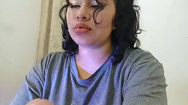 Snapshot of Magic_Alicee_ chatting on November 13, 4:00 am Magic Alicee online show from November 13, 4:00 am