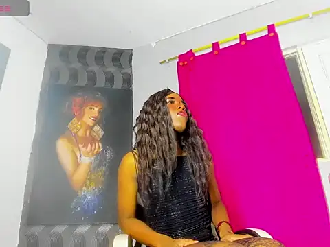 Snapshot of Lanna_big33 chatting on November 9, 7:56 pm Lanna big33 online show from November 9, 7:56 pm