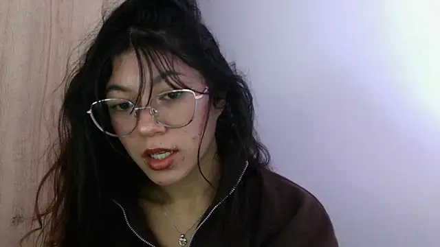 Snapshot of LissyM chatting on May 11, 4:15 pm LissyM online show from May 11, 4:15 pm