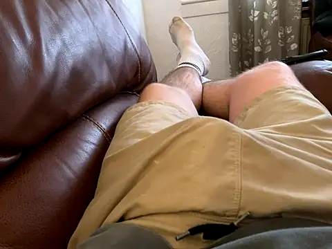 Snapshot of irnbru77 chatting on December 4, 2:37 pm irnbru77 online show from December 4, 2:37 pm