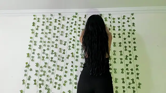 Snapshot of miadaviesx chatting on December 18, 7:09 pm miadaviesx online show from December 18, 7:09 pm