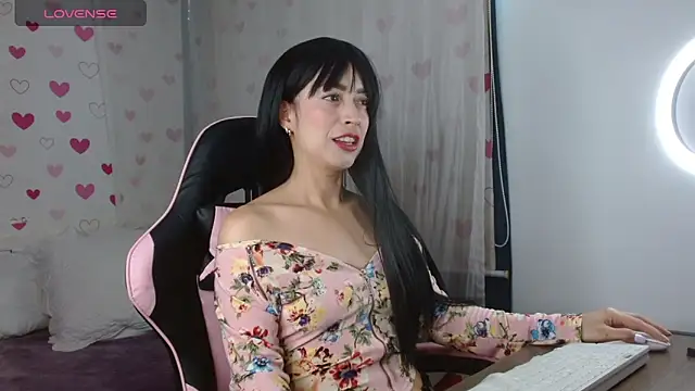 Snapshot of antonella_ed chatting on December 1, 9:31 pm antonella ed online show from December 1, 9:31 pm