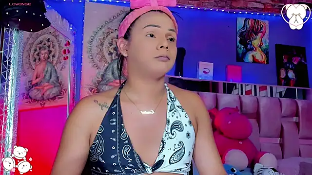 Snapshot of Zulema_Zahirx chatting on November 6, 2:23 am Zulema Zahirx online show from November 6, 2:23 am