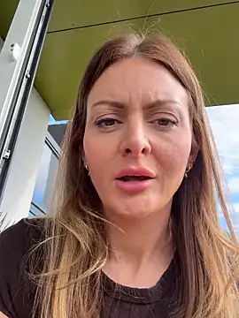 Lovelavender  online show from May 21, 3:52 pm