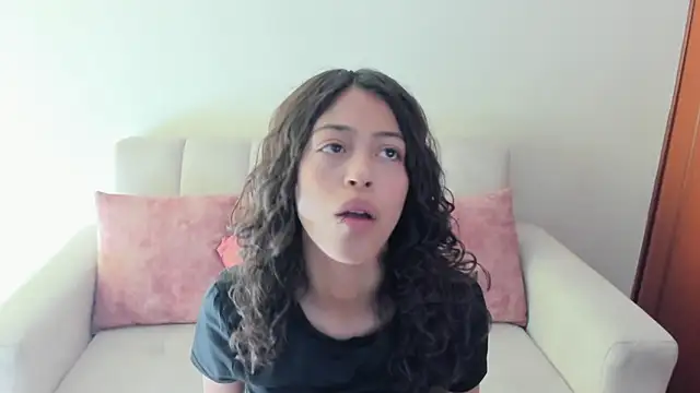 Snapshot of emily_jonessxx chatting on November 2, 7:49 pm emily jonessxx online show from November 2, 7:49 pm