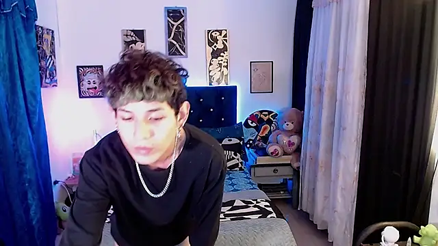 Snapshot of Yorsamm_and_friends chatting on November 29, 1:30 am Yorsamm and friends online show from November 29, 1:30 am