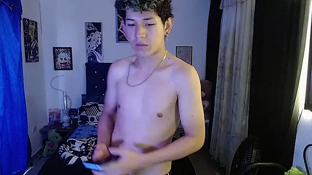 Snapshot of Yorsamm_and_friends chatting on December 2, 2:56 pm Yorsamm and friends online show from December 2, 2:56 pm