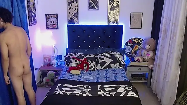 Snapshot of Yorsamm_and_friends chatting on December 4, 10:57 am Yorsamm and friends online show from December 4, 10:57 am