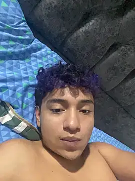 Snapshot of LiamANDJordan chatting on November 17, 12:16 am LiamANDJordan online show from November 17, 12:16 am