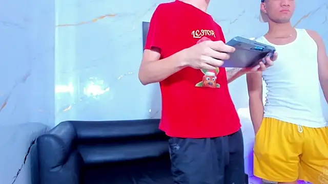 Snapshot of Room_boys_hot chatting on November 10, 1:43 pm Room boys hot online show from November 10, 1:43 pm