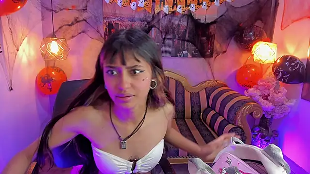 Snapshot of Noa_clk chatting on November 2, 5:21 am Noa clk online show from November 2, 5:21 am