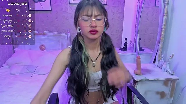 Snapshot of Noa_clk chatting on November 29, 4:15 am Noa clk online show from November 29, 4:15 am