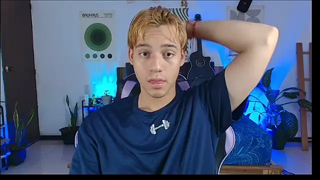 Snapshot of Habel__moretti chatting on February 8, 6:22 pm Habel moretti online show from February 8, 6:22 pm