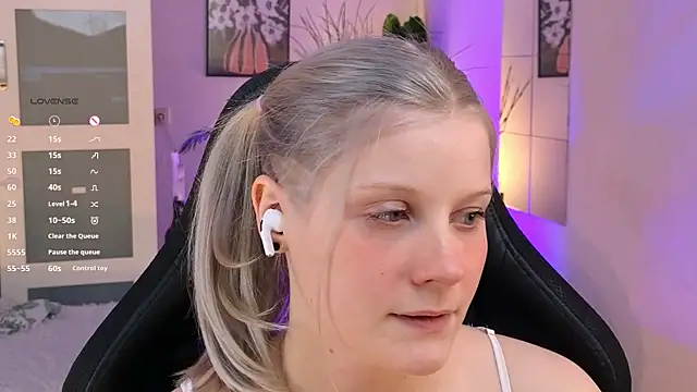 ShineJoan online show from November 21, 9:46 pm