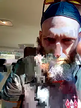 Snapshot of KosherCo313 chatting on October 31, 3:57 pm KosherCo313 online show from October 31, 3:57 pm