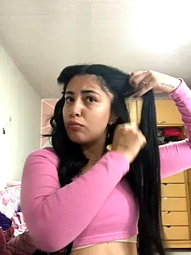 Snapshot of MAVI_EC chatting on November 1, 11:23 am MAVI EC online show from November 1, 11:23 am