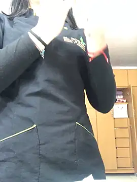 Snapshot of MAVI_EC chatting on November 15, 10:45 am MAVI EC online show from November 15, 10:45 am