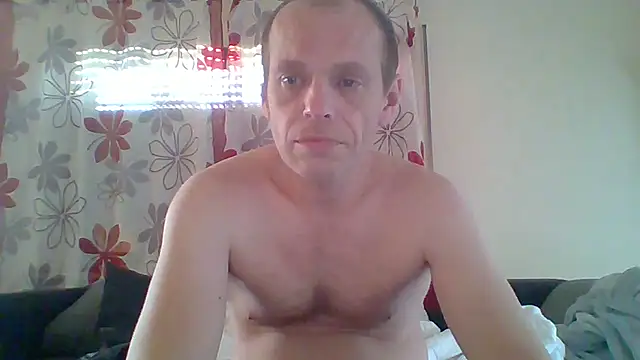 Snapshot of tommy3300 chatting on January 17, 8:41 am tommy3300 online show from January 17, 8:41 am