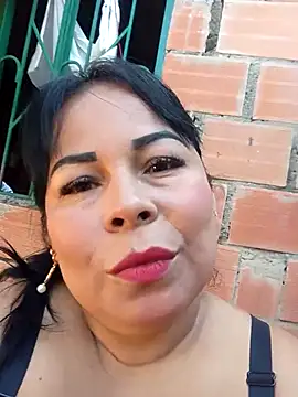 Snapshot of mother2-divorced chatting on April 26, 1:20 pm mother2-divorced online show from April 26, 1:20 pm