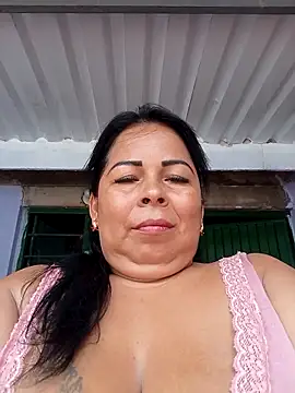 Snapshot of mother2-divorced chatting on May 11, 7:44 pm mother2-divorced online show from May 11, 7:44 pm