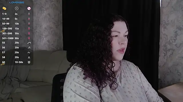 Snapshot of GwenSummers chatting on June 4, 5:13 am GwenSummers online show from June 4, 5:13 am