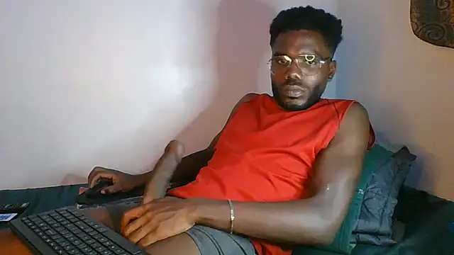 Snapshot of Suamyst_25 chatting on June 21, 6:05 am Suamyst 25 online show from June 21, 6:05 am