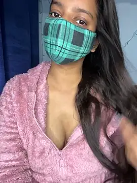 Snapshot of Cute_Marina chatting on November 15, 4:32 am Cute Marina online show from November 15, 4:32 am