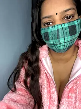 Snapshot of Cute_Marina chatting on December 16, 5:01 am Cute Marina online show from December 16, 5:01 am