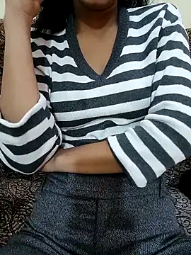 Snapshot of Fuck_me_babyy chatting on November 8, 4:12 am Fuck me babyy online show from November 8, 4:12 am