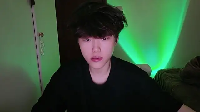 L1kuto online show from March 12, 11:38 am