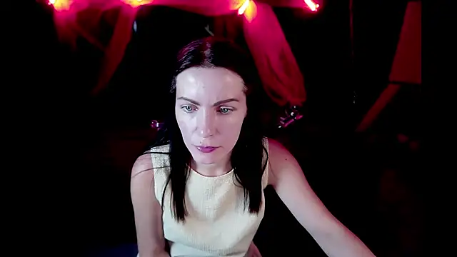 Snapshot of SofieMoons chatting on November 11, 2:06 pm SofieMoons online show from November 11, 2:06 pm