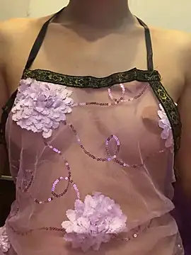 Snapshot of Emily-y chatting on November 3, 1:34 pm Emily-y online show from November 3, 1:34 pm