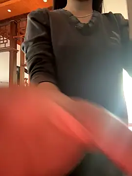 Snapshot of Emily-y chatting on December 15, 3:44 am Emily-y online show from December 15, 3:44 am