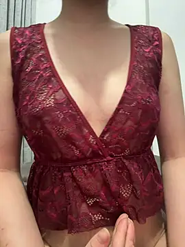 Snapshot of Emily-y chatting on June 30, 10:05 am Emily-y online show from June 30, 10:05 am