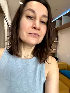 Snapshot of AliceLili chatting on October 30, 9:11 am AliceLili online show from October 30, 9:11 am