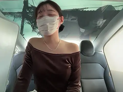 Snapshot of karenchaaan chatting on October 29, 1:30 am karenchaaan online show from October 29, 1:30 am