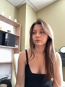 DollyRoma online show from November 4, 9:30 am