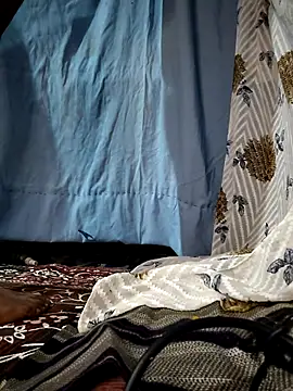 Ezabelljohn online show from April 16, 9:15 pm