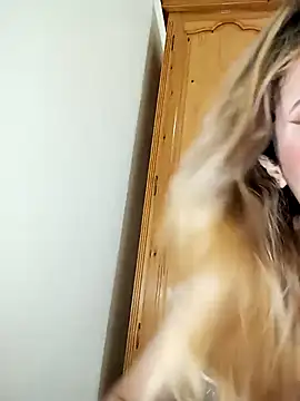 Snapshot of indilasixeey chatting on October 26, 1:00 am indilasixeey online show from October 26, 1:00 am