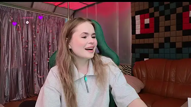 Snapshot of Jessi_wxw chatting on May 21, 10:55 am Jessi wxw online show from May 21, 10:55 am