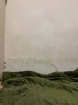 Snapshot of Emma_sexy98 chatting on November 2, 6:21 pm Emma sexy98 online show from November 2, 6:21 pm