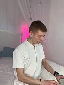 Cristian  Dior online show from February 21, 10:16 am