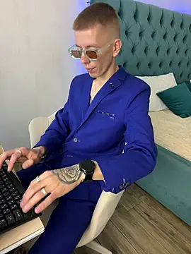 Cristian  Dior online show from August 9, 8:52 am