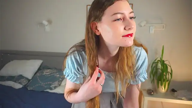 Snapshot of MegganKinson chatting on November 4, 5:06 am MegganKinson online show from November 4, 5:06 am